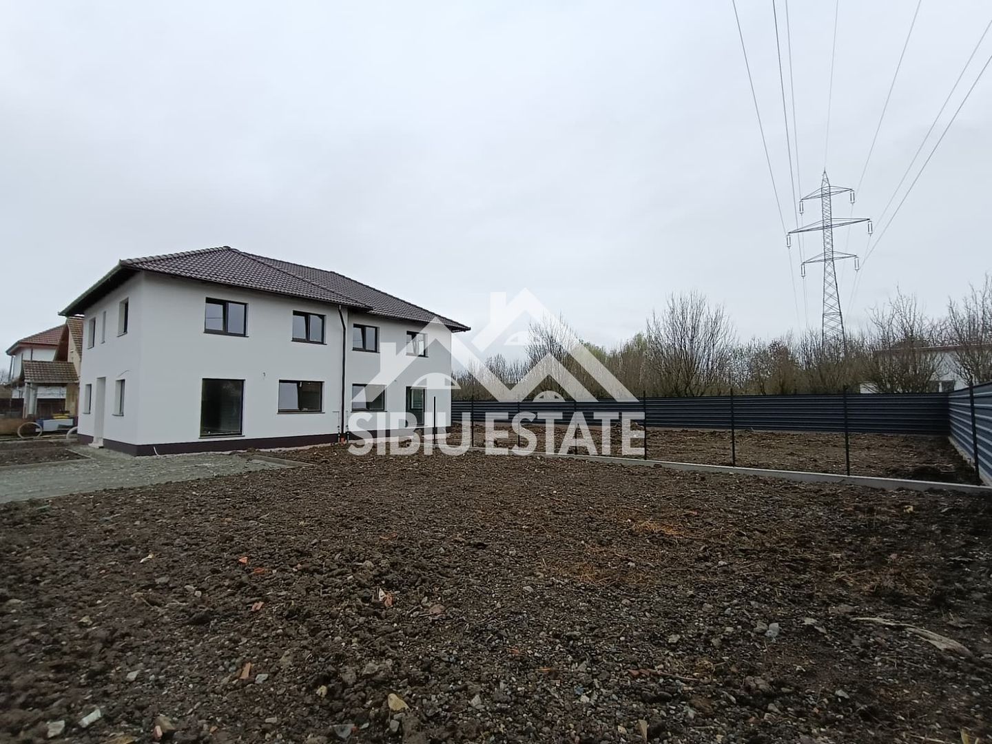 Casa tip duplex  5 camere, teren 400 mp, Selimbar acces usor - Poză 21