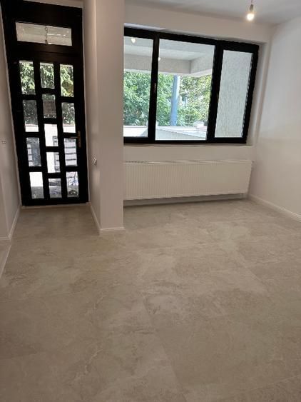 De vanzare Apartament 3 Camere Crangasi - Poză 2