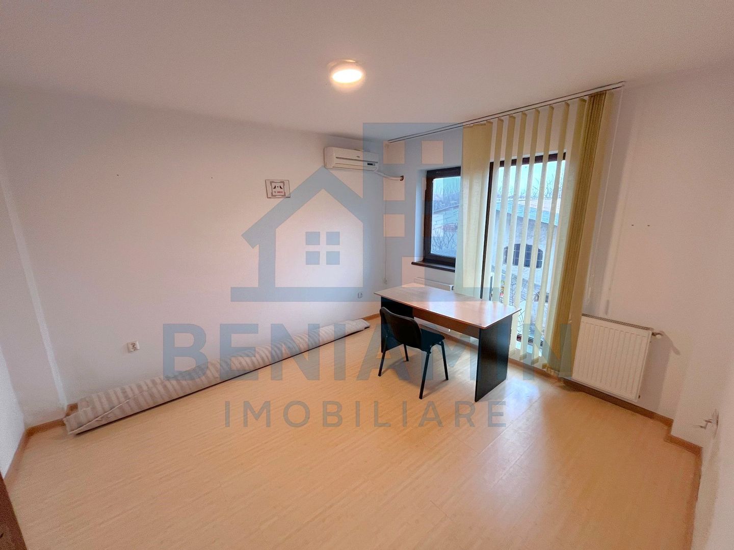 Apartament 3 camere decomandat etaj 1 an 2009 centrala - Poză 8