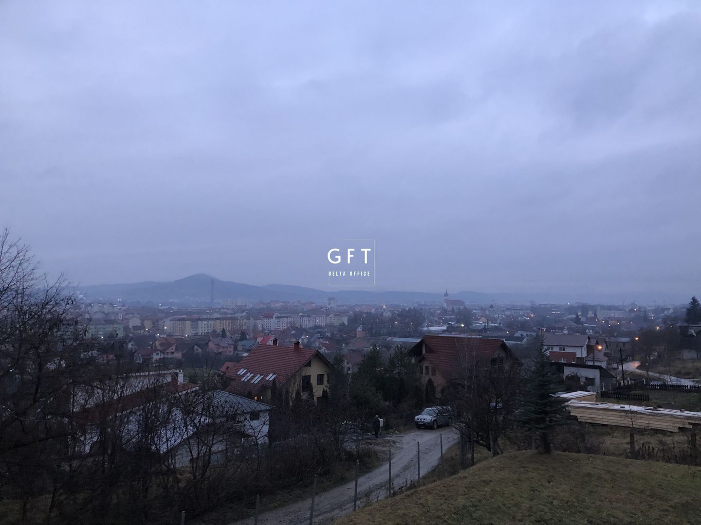 Casa/ Vila cu 6 camere de vanzare Sud, Bistrita 255 mp +teren 1000 mp - Poză 3