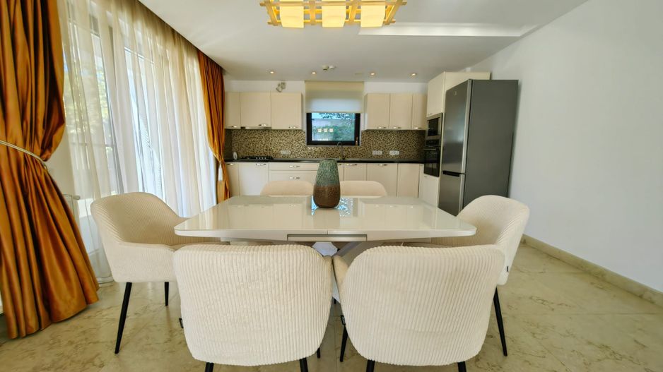 Inchiriere vila 5 camere Oxford Gardens - Poză 1