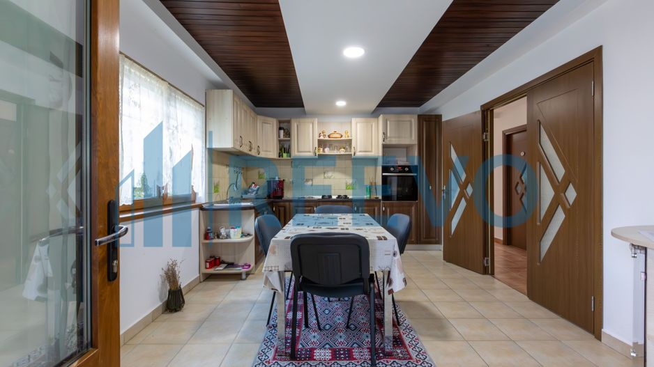 Casă/Vilă cu 4 camere, Buhuși - Poză 3