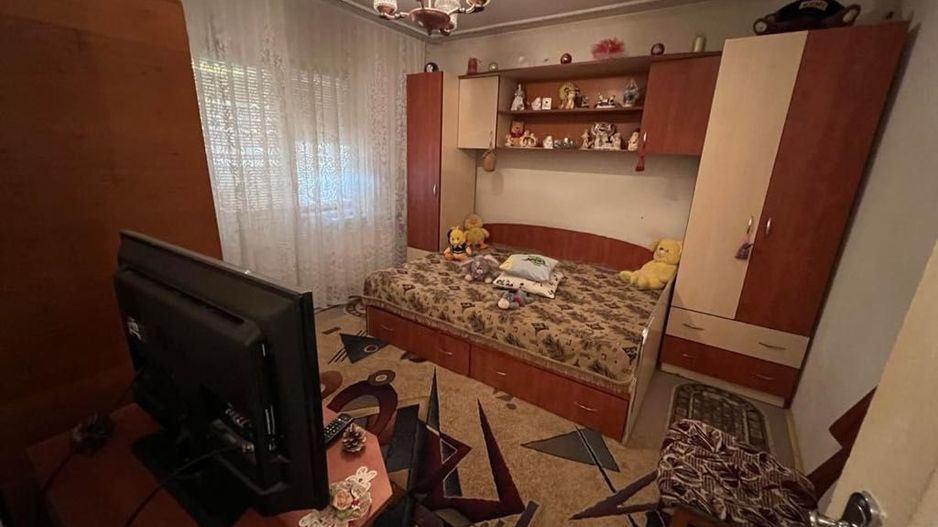 Apartament  3 camere, etaj 4/4, Micro 21 - Poză 2