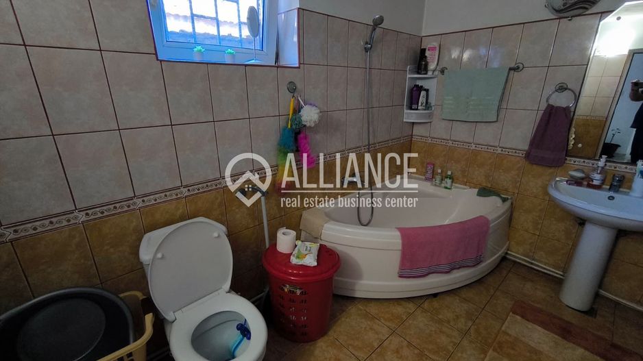 VIILE NOI - casa cu o curte generoasa disponibila imediat - Poză 12