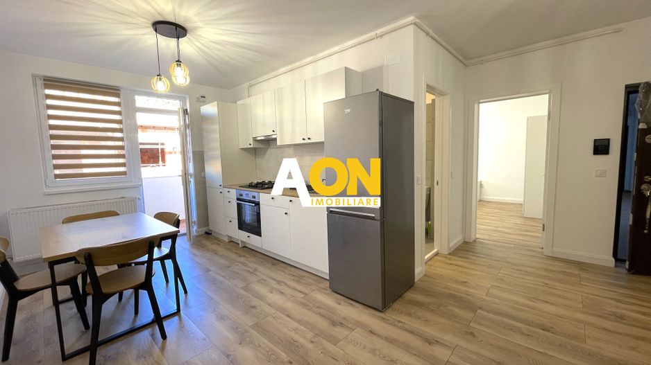 Apartament cu 3 camere, balcon si scara interioara - Poză 2
