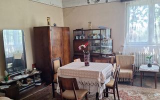 Casă cu 3 camere și teren generos, în Andrei Mureșanu - Poză 2