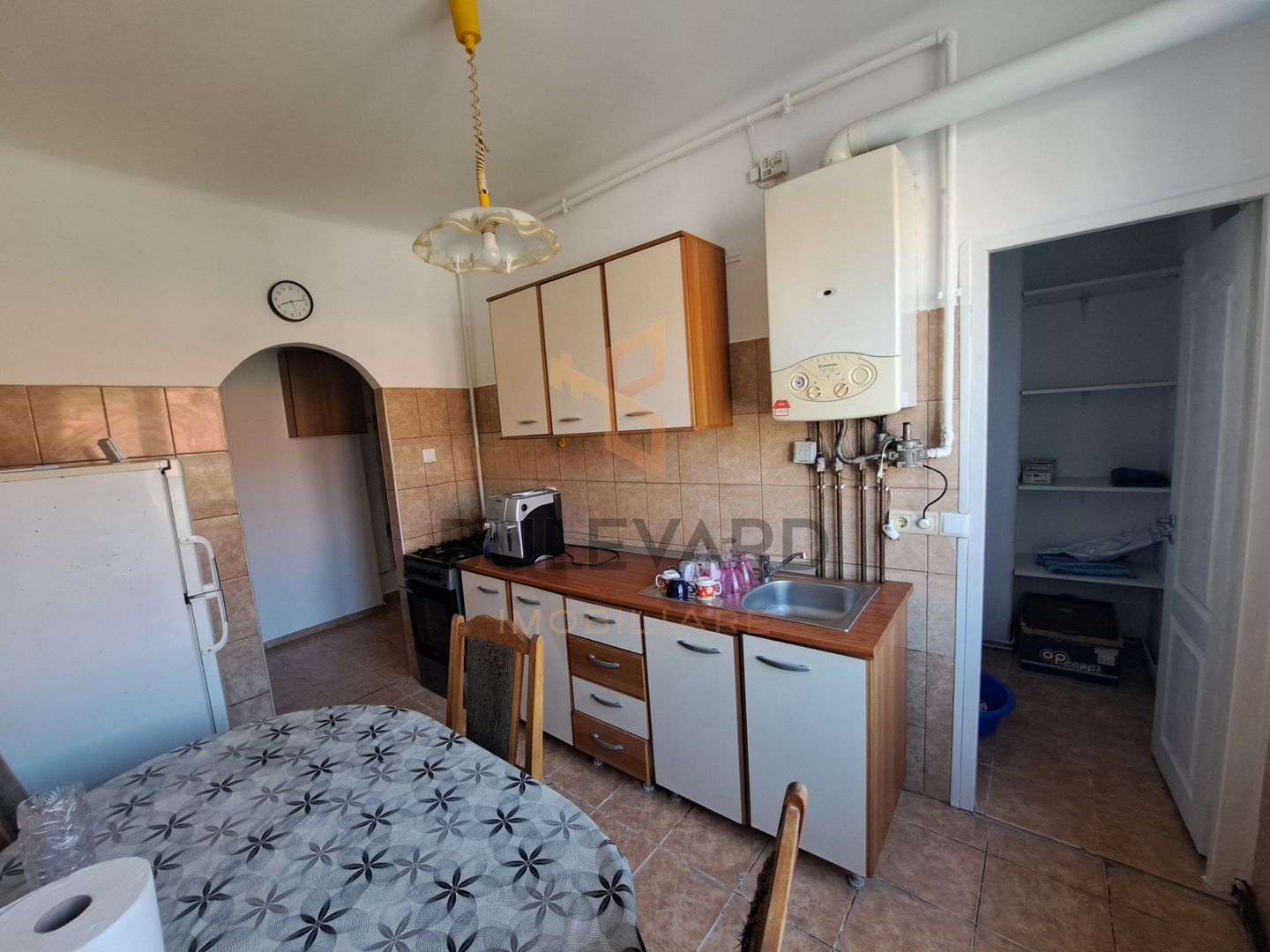 Apartament 2 camere, zona centrala, inceputul strazii Horea - Poză 14