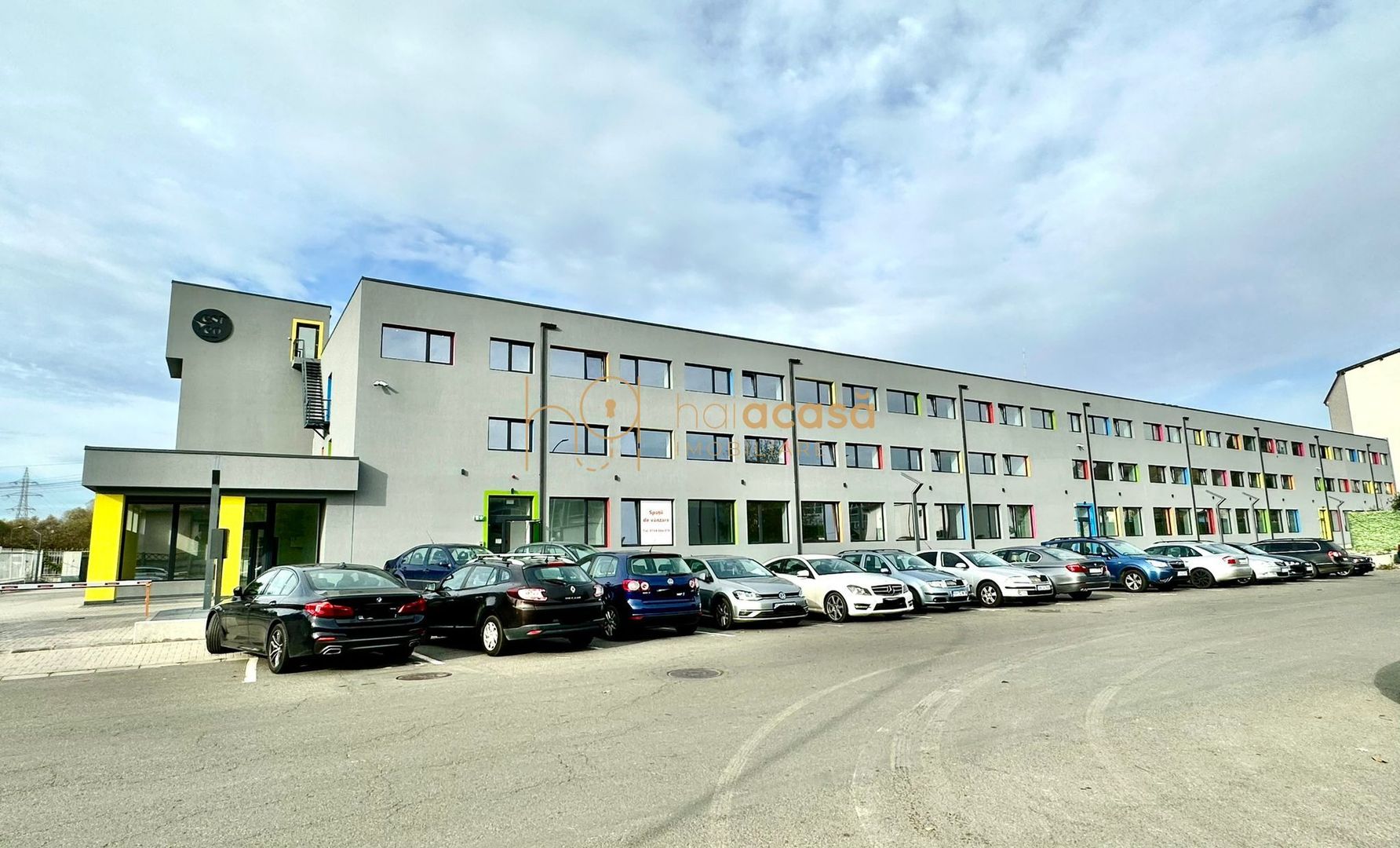 Spatii de birouri si hala de vanzare 3000 mp - Poză 1