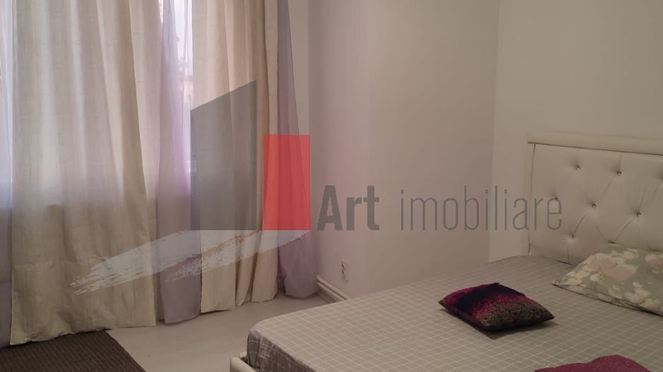 Apartamentul "MERKE" , et. 2 in vila, CENTRALA PROPRIE - Poză 1