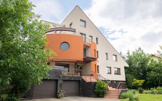 Vilă cu 1.350 mp teren în mijlocul orașului Grădina Botanică - Poză 4