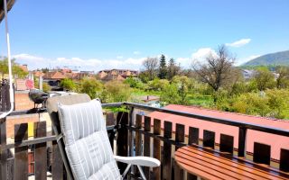 Apartament trei camere, 83 mp, vedere panoramică spre Tâmpa-Bartolomeu - Poză 9