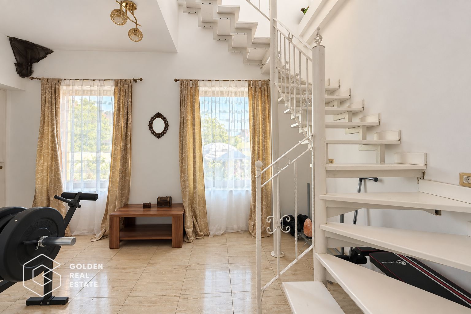 Casa individuala cu garaj si teren 556 mp, str Desseanu - Poză 14