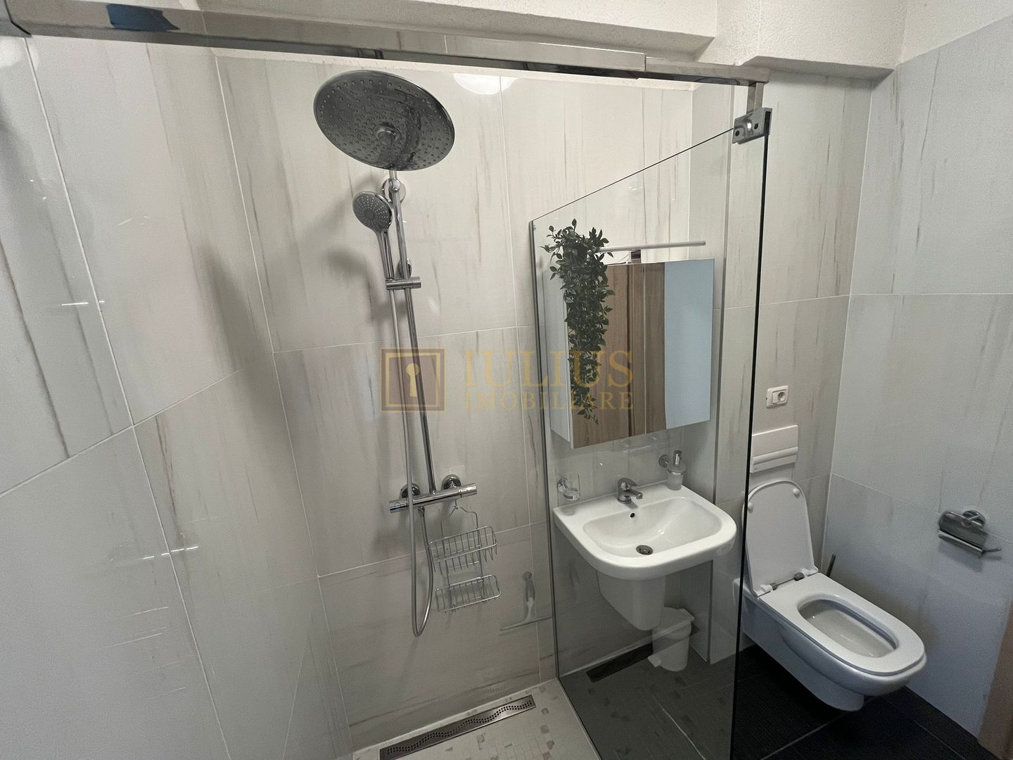 Zona Padurea Verde, 3 camere + 2 bai, centrala proprie - Poză 14