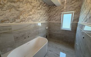 Duplex modern pe parter, 3 camere, 2 băi și terasă de 25 mp – Giarmata - Poză 9