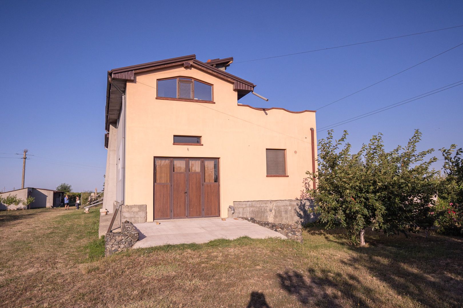 Casă de vânzare Furceni – 7 camere, teren 8.000 m - Poză 1