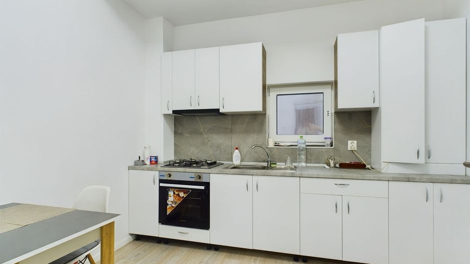 Apartament cu 8 locuri de parcare in Giroc - Poză 5