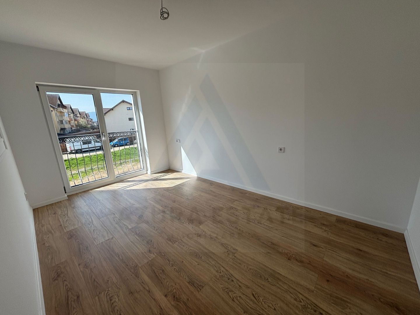 Casa 4 camere finisata la cheie cu teren 220 mp in Selimbar - Poză 6