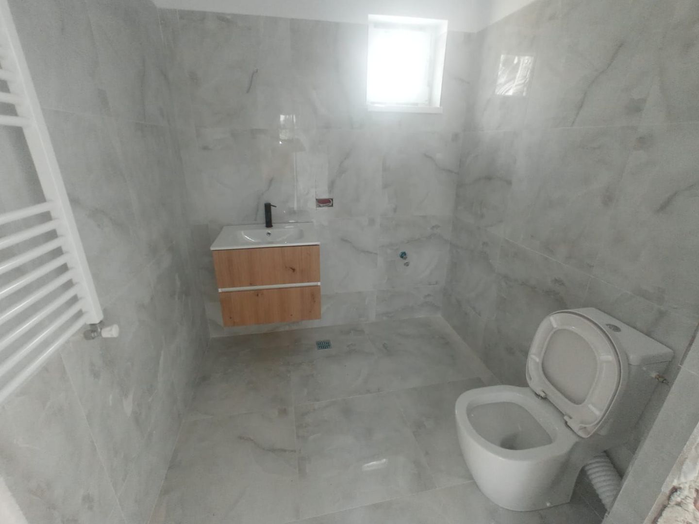 CASA INDIVIDUALA DOMNESTI, 4 CAMERE, 120 MP UTILI, GARAJ, COMIS 0% - Poză 14