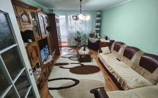 Persoana fizica vand apartament cu 3 camere - Poză 1