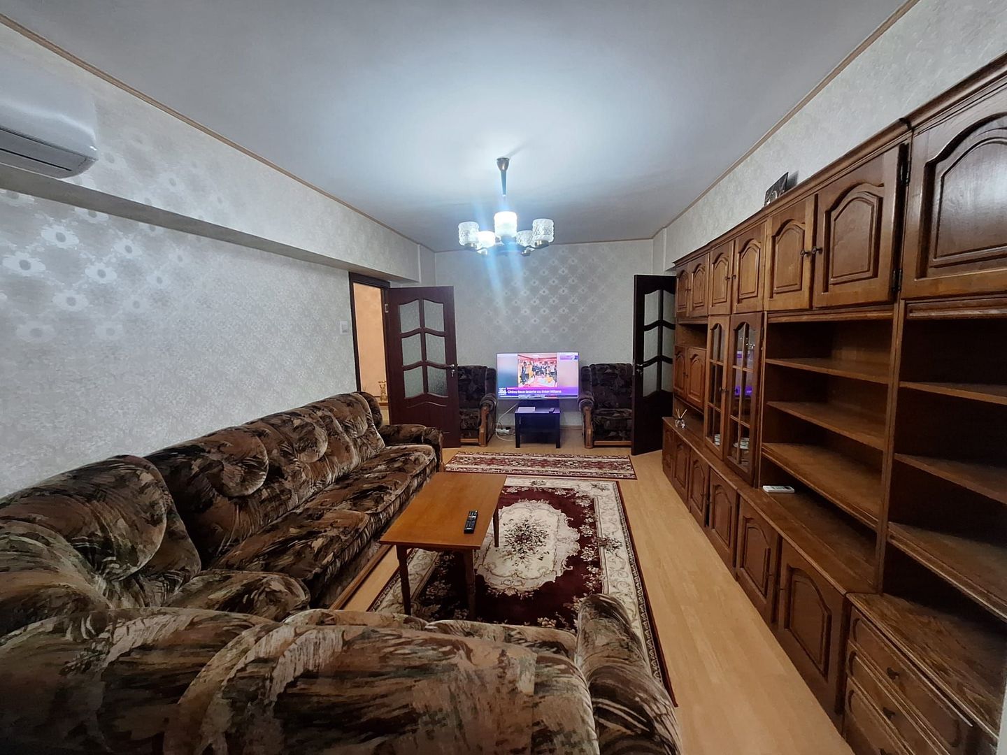 Apartament 3 camere de inchiriat - Poză 1