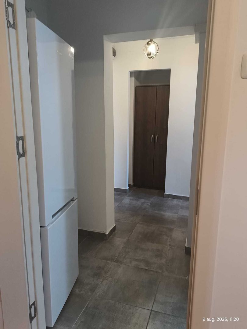 Garsoniera renovata, pet friendly, aproape de metrou - Poză 5