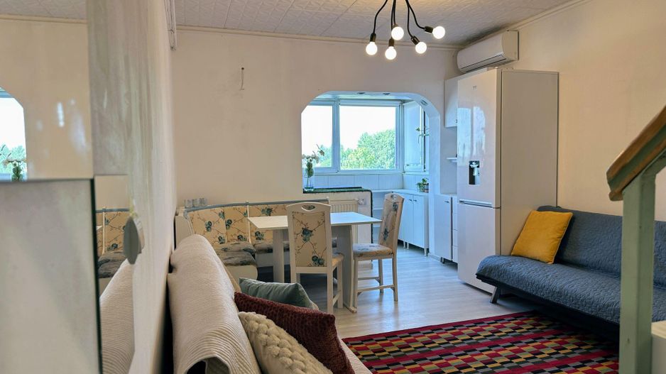 Fizicienilor - Lacramioarei, 3 camere 67 mp, pod 40 mp, modernizat - Poză 3