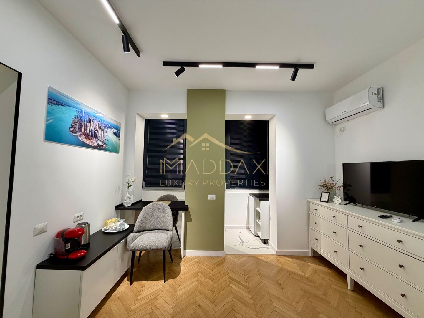 Studio *mobilat complet* // Piata Amzei - Poză 1