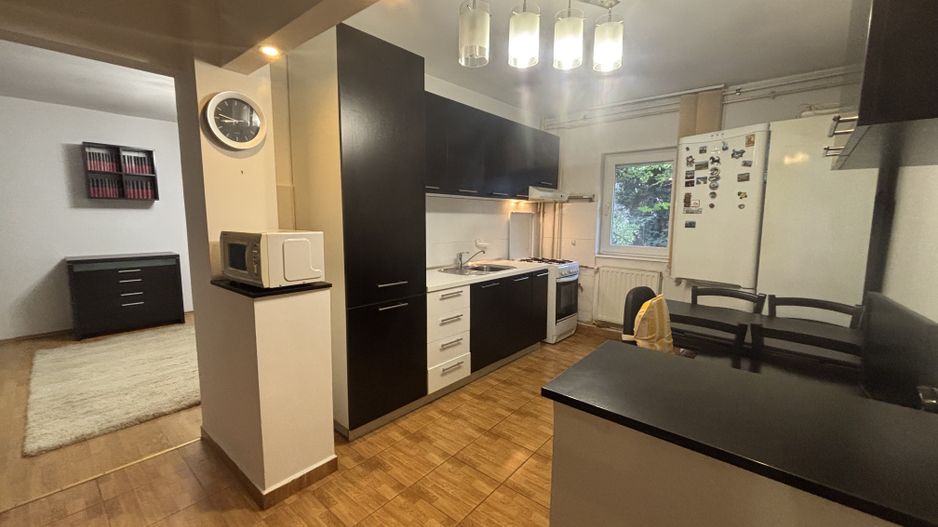 Apartament spatios in zona Sagului - Poză 2