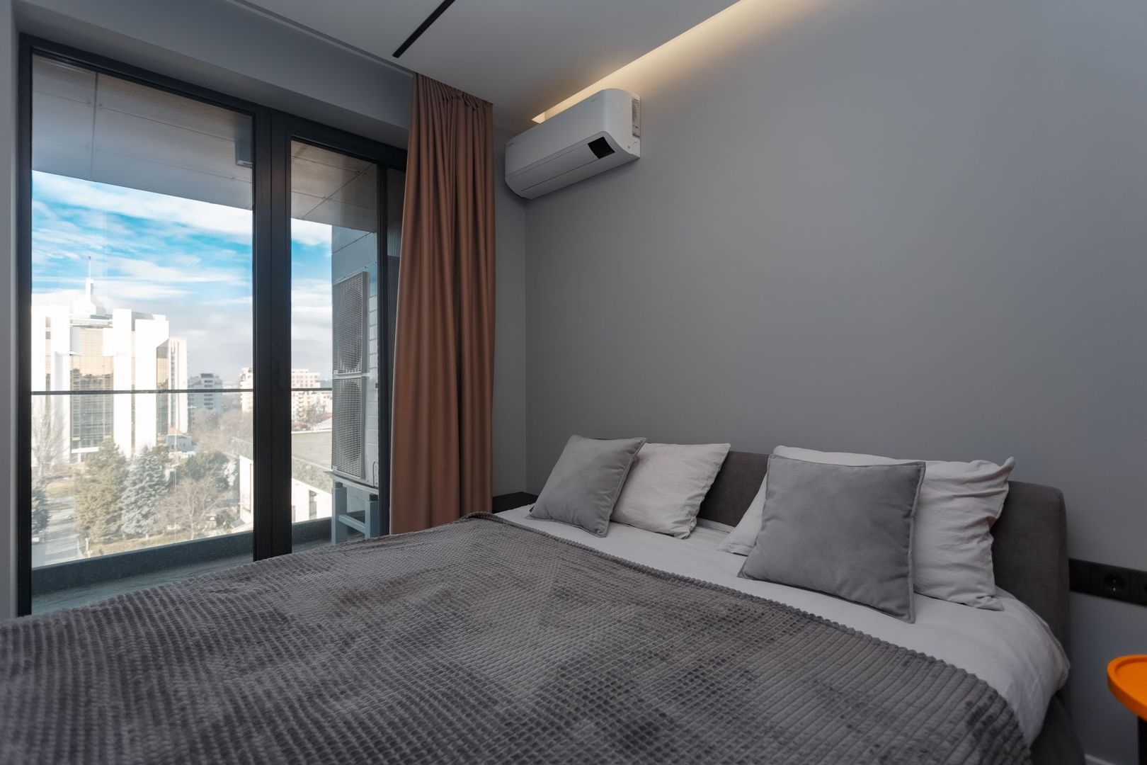 De vânzare apartament, 2 dormitoare, str. Teatrală 3, Centru. - Poză 1