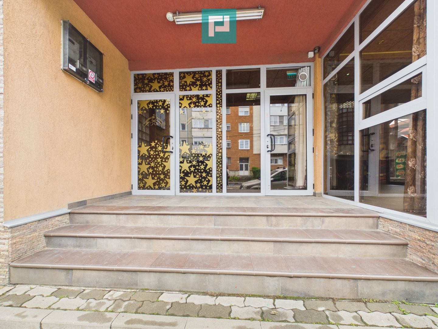 Clădire comercială P+1 de închiriat - Poză 2