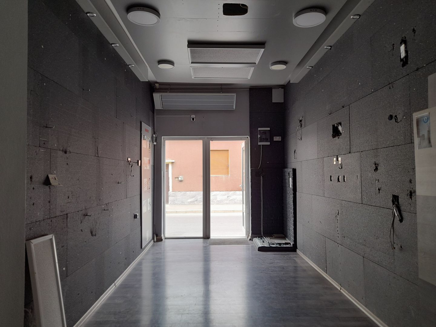 Inchiriere birou/ spatiu comercial, Calea Clujului - Oradea - Poză 2