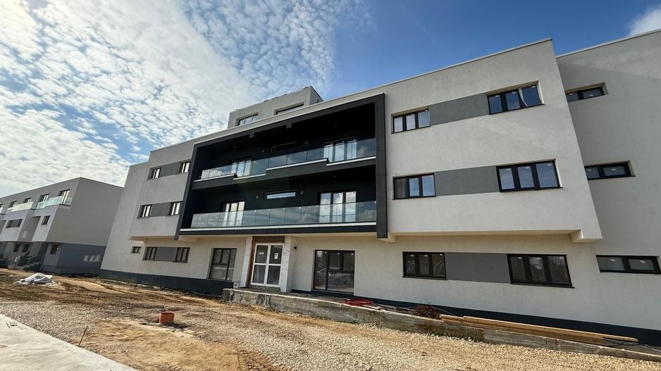 Apartament spațios de 3 camere la etaj, 74 mp utili + balcon – Tunari - Poză 1