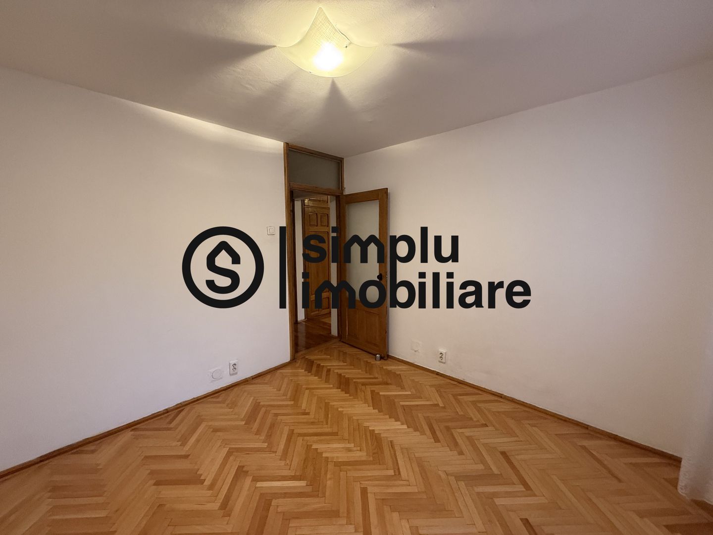 2 camere modificate in 3, etaj 2/4, centrala, Rovine - 115 000 Euro - Poză 4