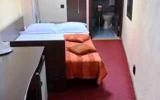 Pensiune cu 18 camere in centrul Brasovului - Poză 21