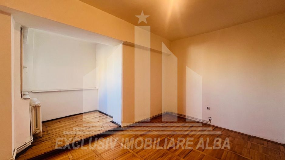 Apartament cu 4 camere, etaj 1 , Ultracentral - Poză 2
