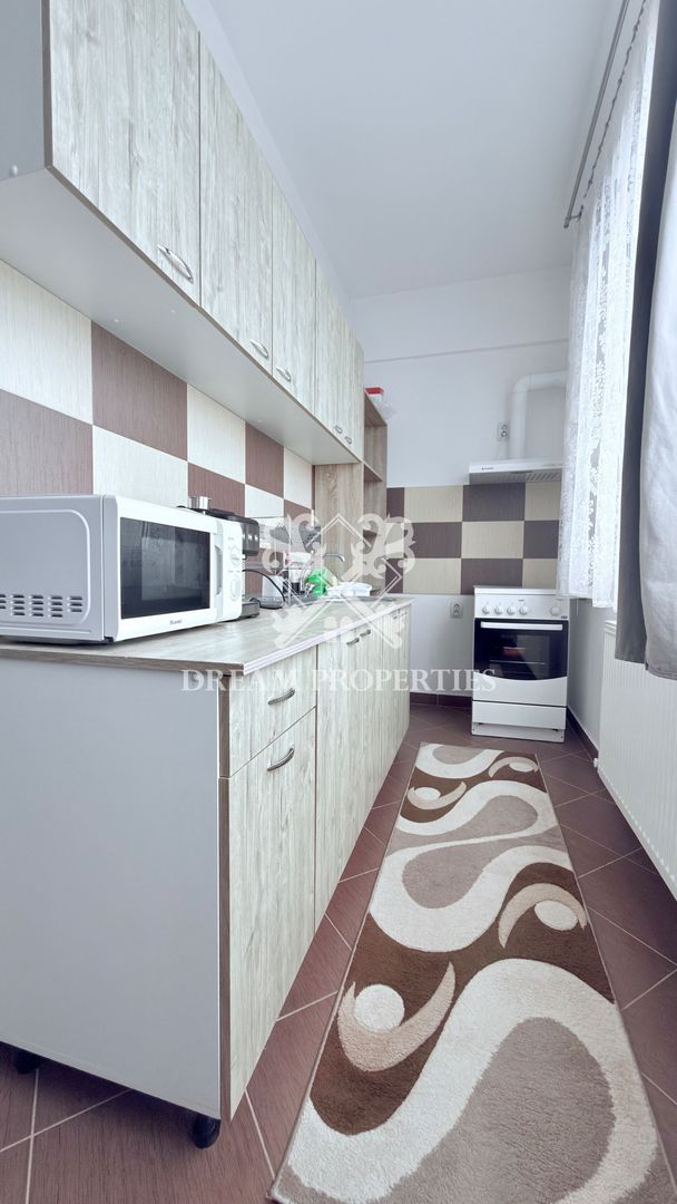 Apartament cu o camera de inchiriat, balcon, parcare, cartier Bulgaria - Poză 3