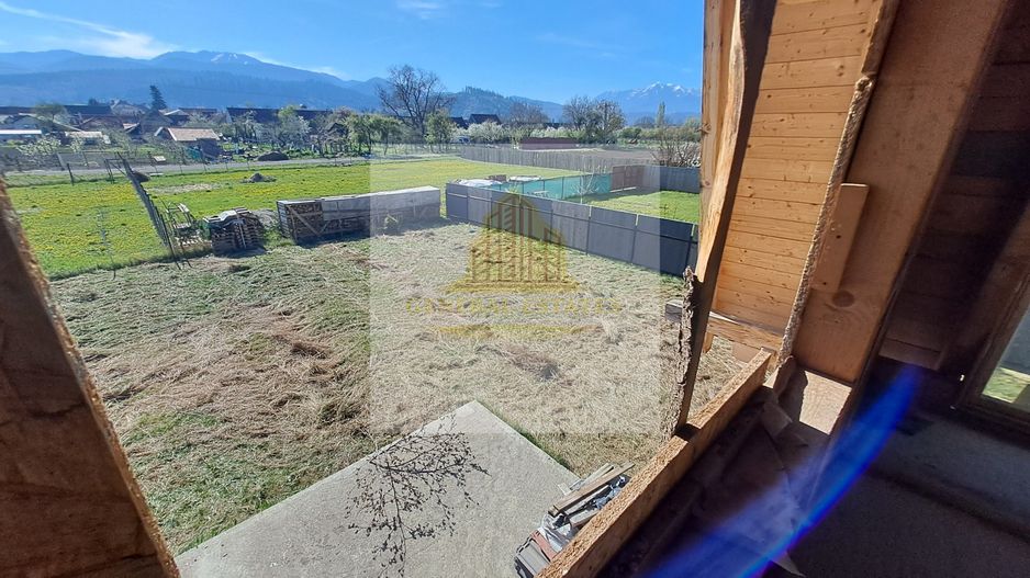 Casa moderna la rosu in Cristian - Poză 13