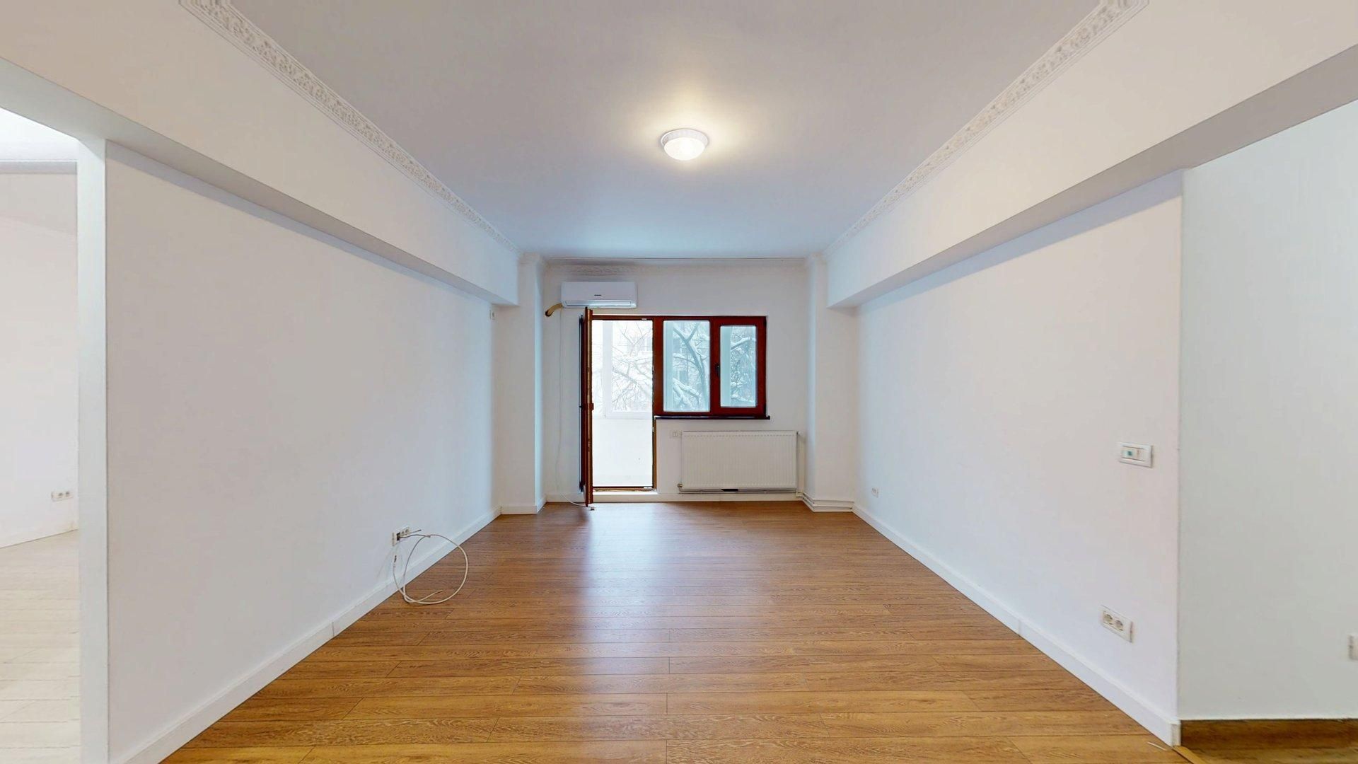 LACUL TEI - Circa 7 | 3 Camere Renovat | 1/8 | 73mp | 1983 - Poză 2