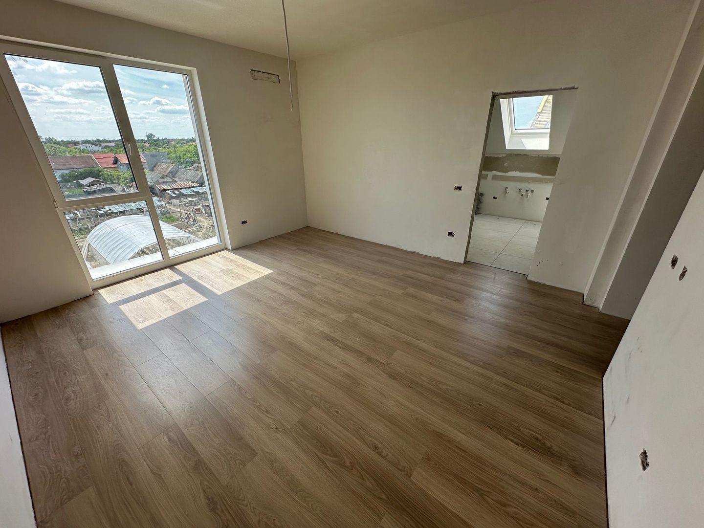 Apartment bloc nou cu lift si loc de parcare inclus - Poză 12