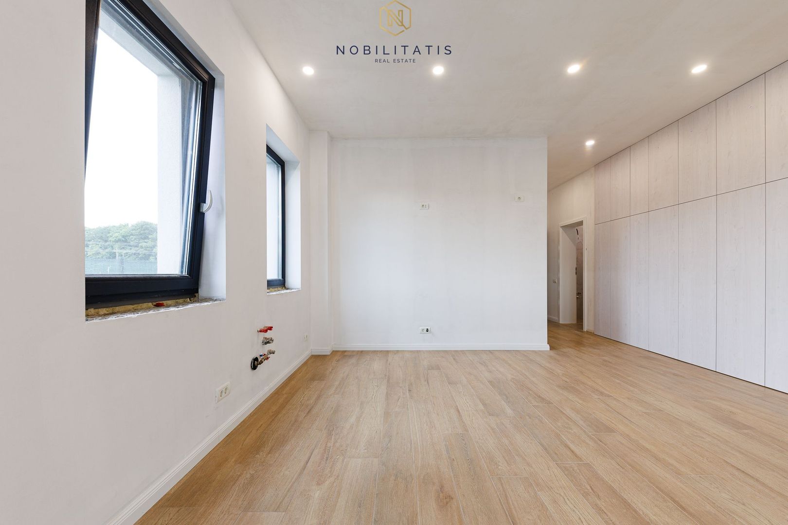 Duplex de vanzare la liziera padurii - 130 mp, 4 bai & 4 dormitoare - Poză 40