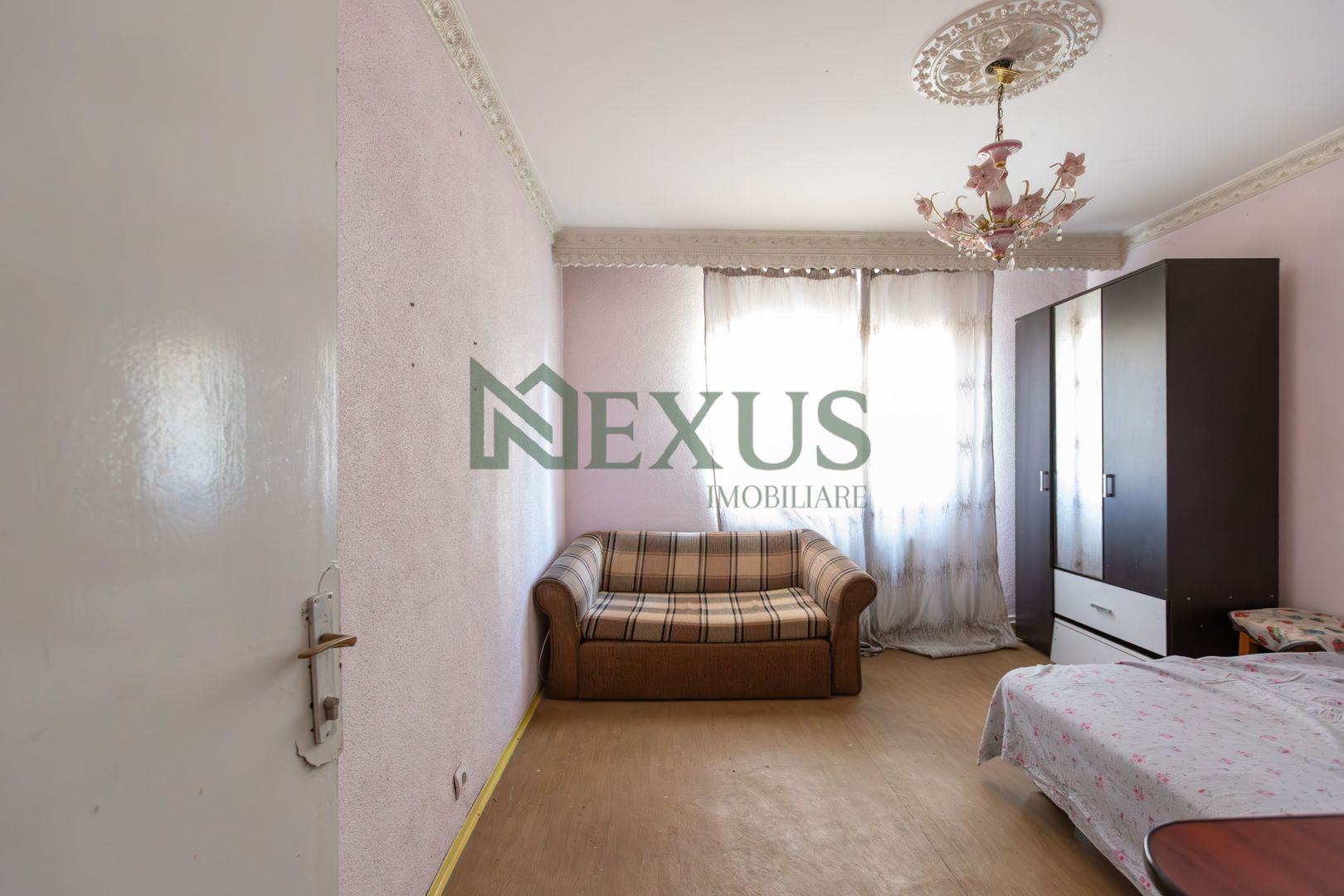 Apartament cu 4 camere, 90 mp, etaj 1 – Zona Nord, Bacău - Poză 4