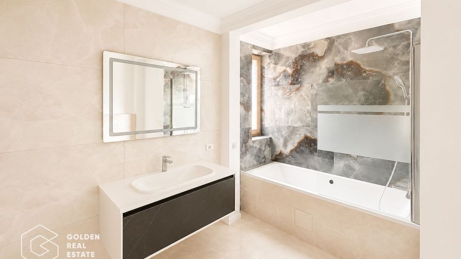 Apartament premium, zona Subcetate, 3 camere, 2 bai, loc parcare, sala, piscina - Poză 12