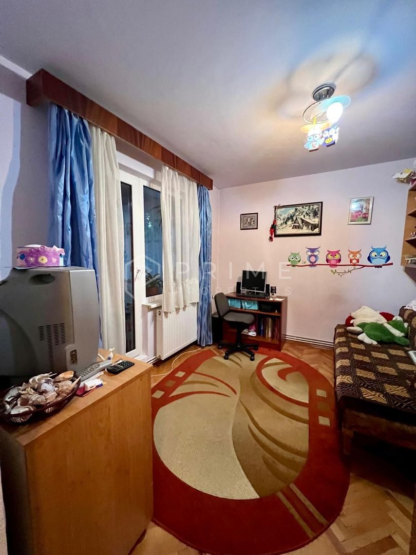 Apartament 3 camere, etaj 1/4, strada Banat, Tudor - Poză 5