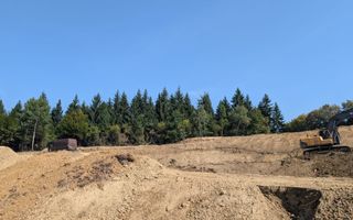 Teren 5930 mp- 1,4 km centru- investitie, cabana in natura - Poză 1