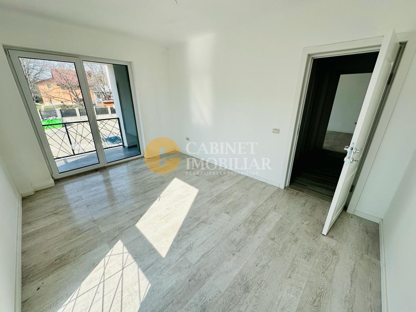 Apartament cu  2 Camere Decomandat- Bloc Nou - Zona Nicolina-Cug - Poză 1