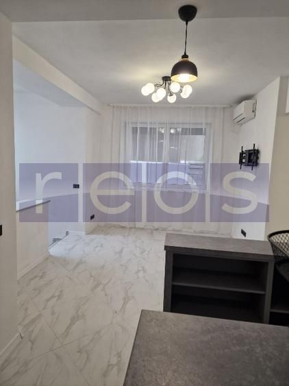 Inchiriere duplex  Premium 5 camere ( Parter+Demisol ) in vila Piata Romana - Poză 2