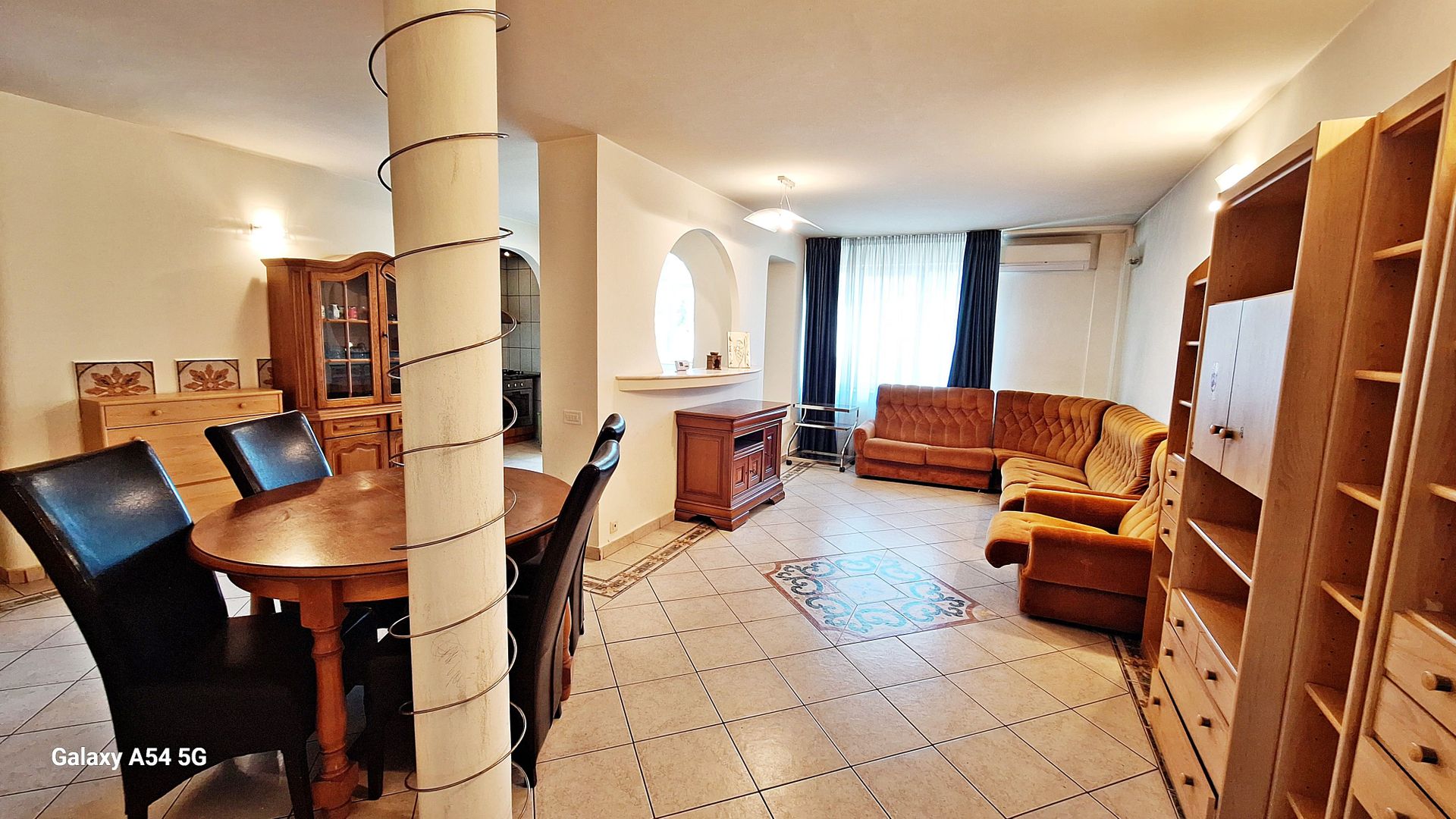 Centrul Civic, apartament cu 4 camere, 78mp+5mp balcon, 175000 euro - Poză 2