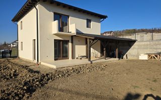 Casa  4 camere,2 bai,136 mp, 550 mp teren zona Corunca - Poză 2
