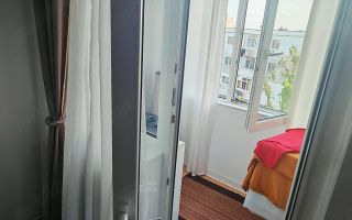 Apartament de închiriat, 3 camere, zona Nicolina, Alexandru cel Bun - Poză 1