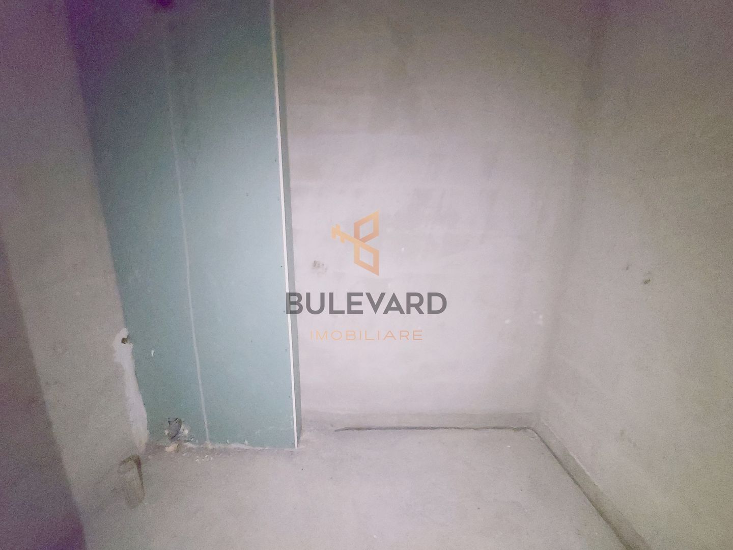 Apartament cu 2 camere+tersa de 20 mp, zona Vivo!! - Poză 6